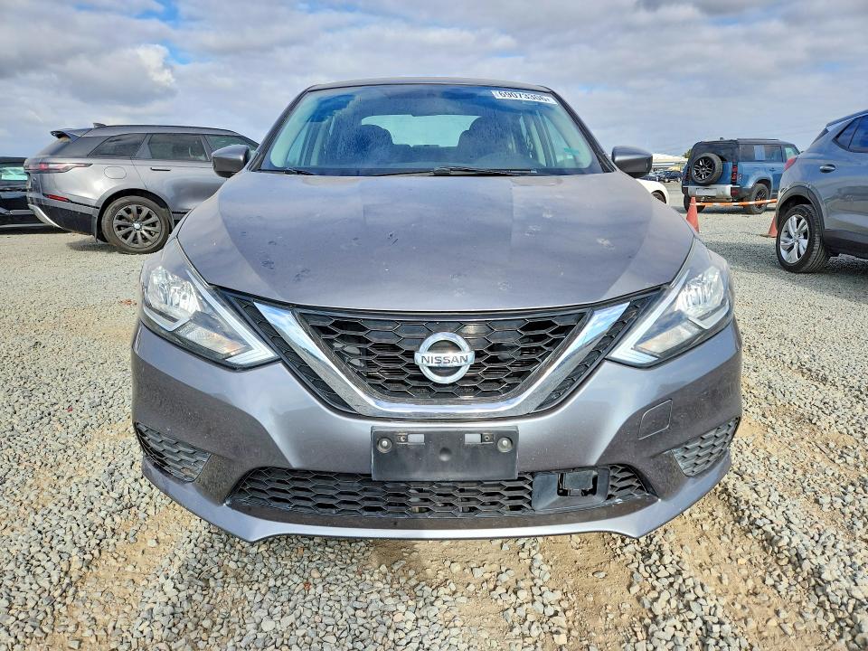 69073306 :رقم المزاد ، 3N1AB7AP0JY253087 vin ، 2018 Nissan Sentra مزاد بيع