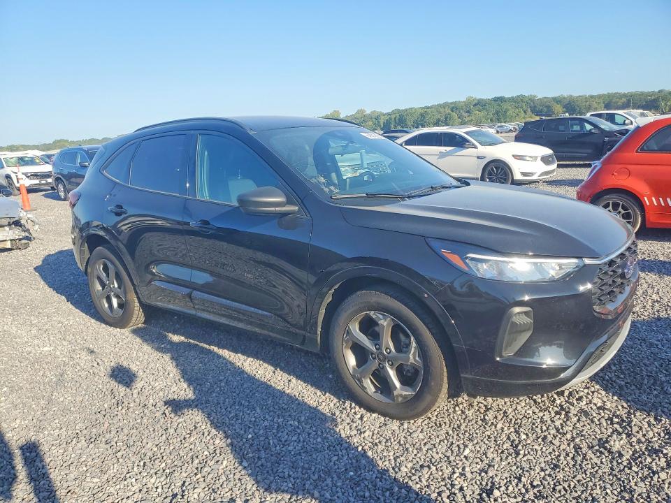 Продажа на аукционе авто 2023 Ford Escape, vin: 1FMCU9MN7PUA63042, номер лота: 67801266