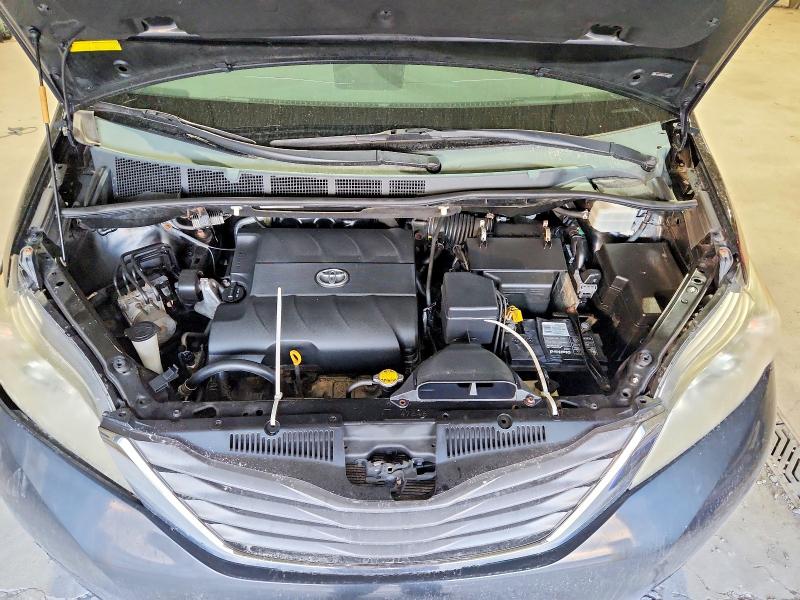 69051376 :رقم المزاد ، 5TDYK3DC4CS259773 vin ، 2012 Toyota Sienna مزاد بيع