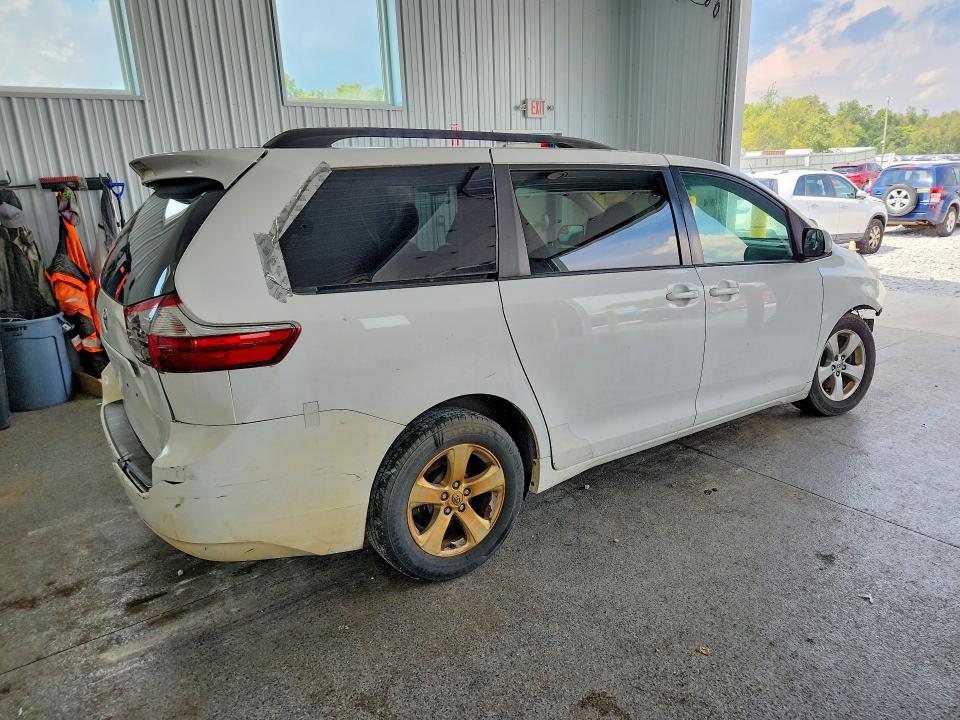 Продажа на аукционе авто 2017 Toyota Sienna, vin: 5TDKZ3DC8HS825054, номер лота: 67897286