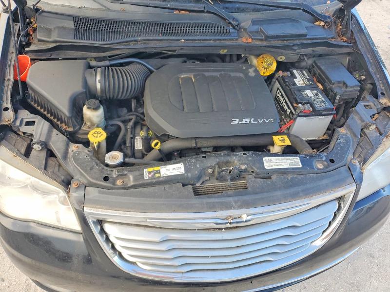 68501596 :رقم المزاد ، 2C4RC1BG1GR228927 vin ، 2016 Chrysler Town & Country مزاد بيع