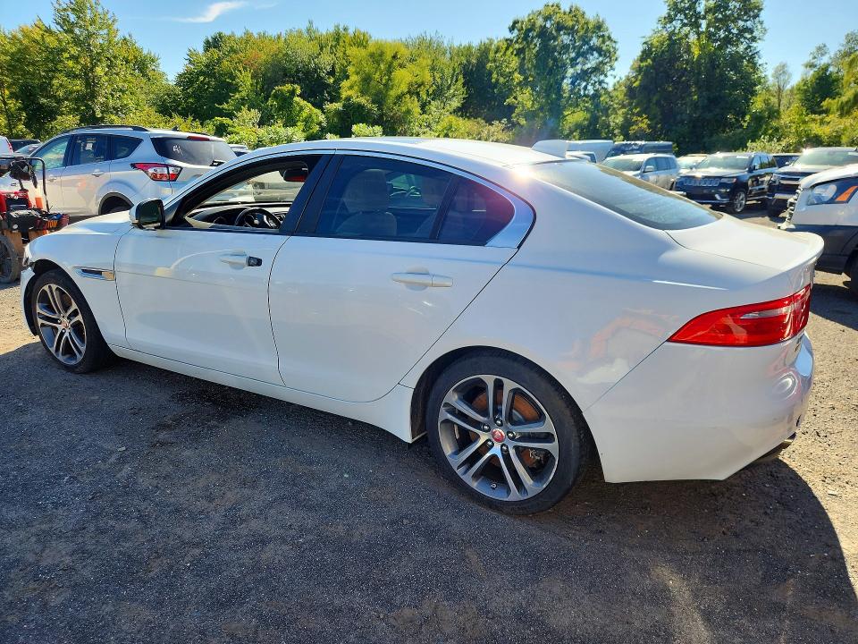 2017 Jaguar Xe მანქანა იყიდება აუქციონზე, vin: SAJAJ4BVXHA958474        , აუქციონის ნომერი: 68617226