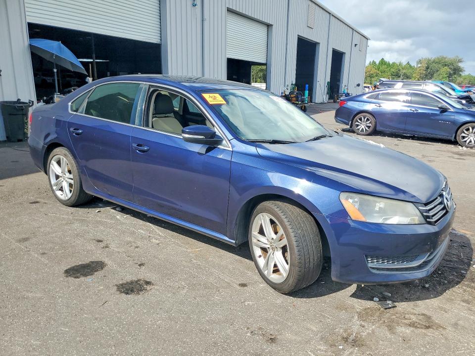 67998236 :رقم المزاد ، 1VWBT7A34EC107573 vin ، 2014 Volkswagen Passat مزاد بيع