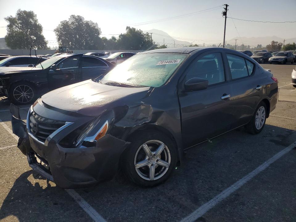 Auction sale of the 2015 Nissan Versa, vin: 3N1CN7AP3FL841618, lot number: 70144626