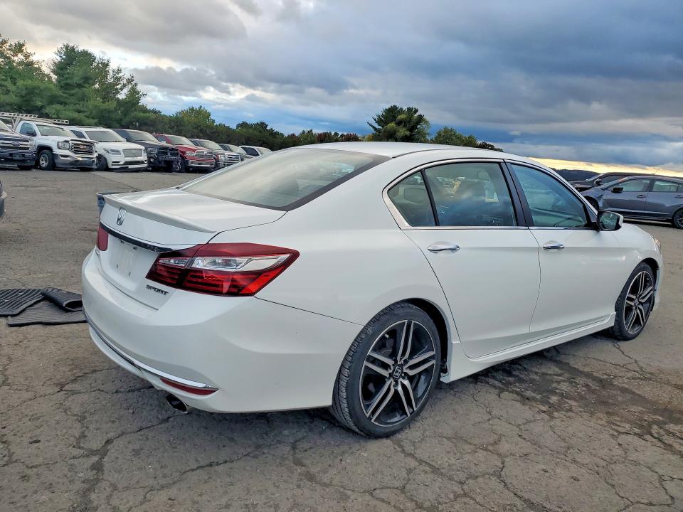 70601446 :رقم المزاد ، 1HGCR2F53HA308157 vin ، 2017 Honda Accord مزاد بيع