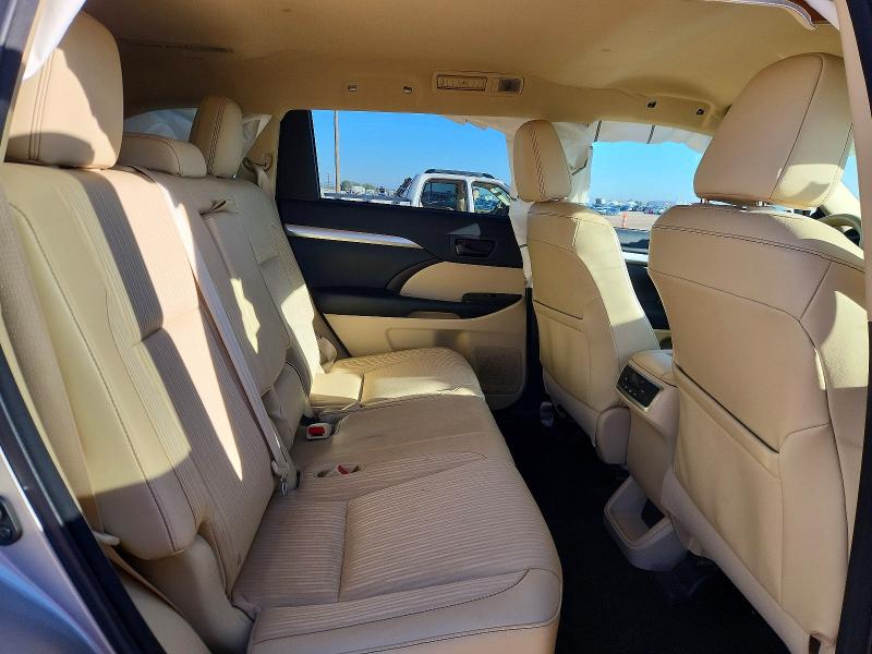 Продажа на аукционе авто 2015 Toyota Highlander, vin: 5TDBKRFH3FS109076, номер лота: 70881276