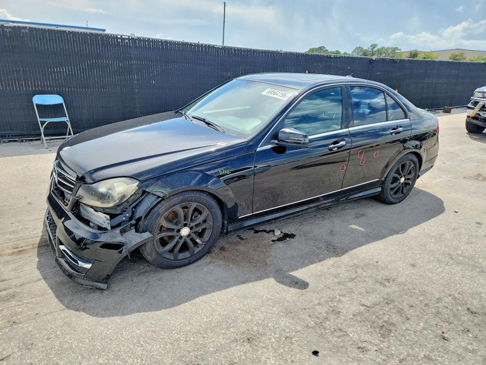 Продаж на аукціоні авто 2014 Mercedes-benz C, vin: WDDGF4HB6EG218538, номер лоту: 69564196