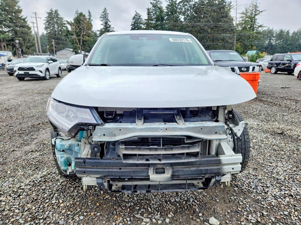 68039116 :رقم المزاد ، JA4AZ3A34LZ035395         vin ، 2020 Mitsubishi Outlander مزاد بيع