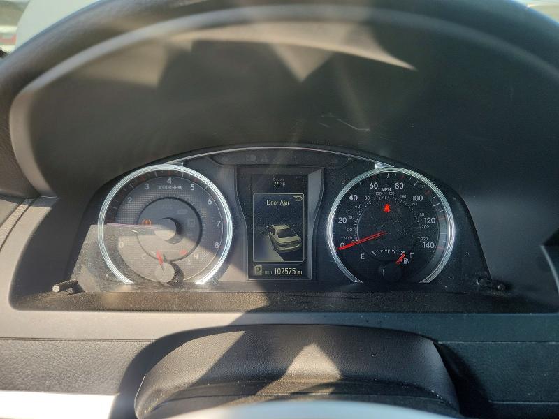 67167176 :رقم المزاد ، 4T1BF1FKXFU984745 vin ، 2015 Toyota Camry مزاد بيع