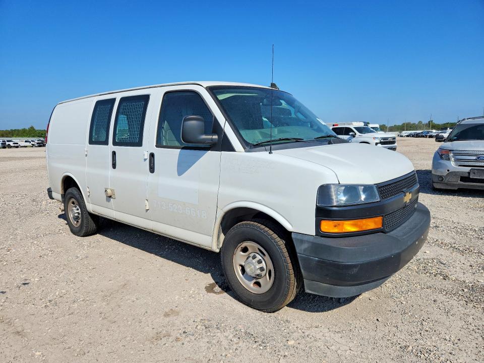 69821856 :رقم المزاد ، 1GCWGAFP3M1197276 vin ، 2021 Chevrolet Express G2500 مزاد بيع