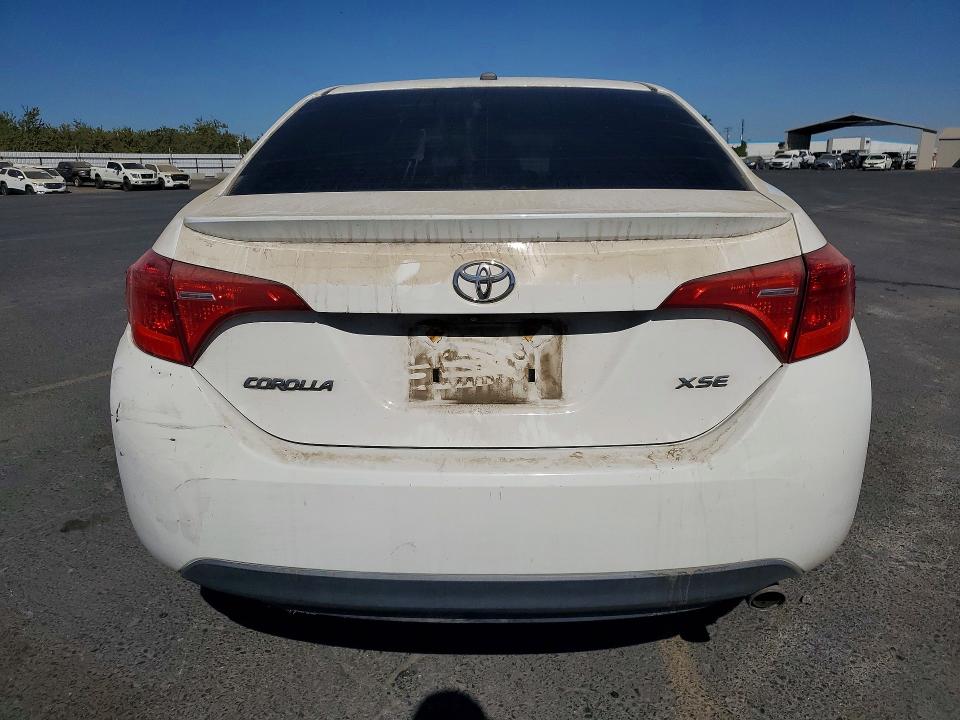Продажа на аукционе авто 2018 Toyota Corolla, vin: 2T1BURHE7JC044408, номер лота: 70693336