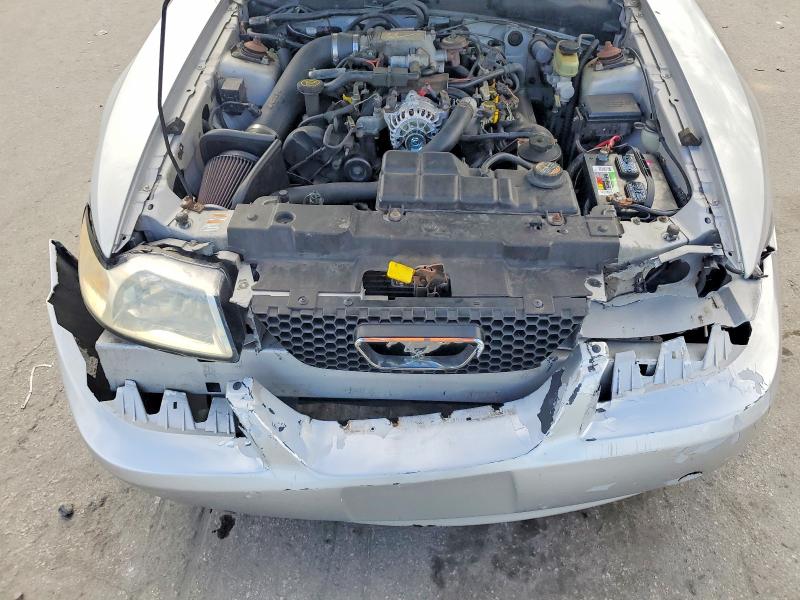 2000 Ford Mustang მანქანა იყიდება აუქციონზე, vin: 1FAFP45X5YF190072, აუქციონის ნომერი: 68003646