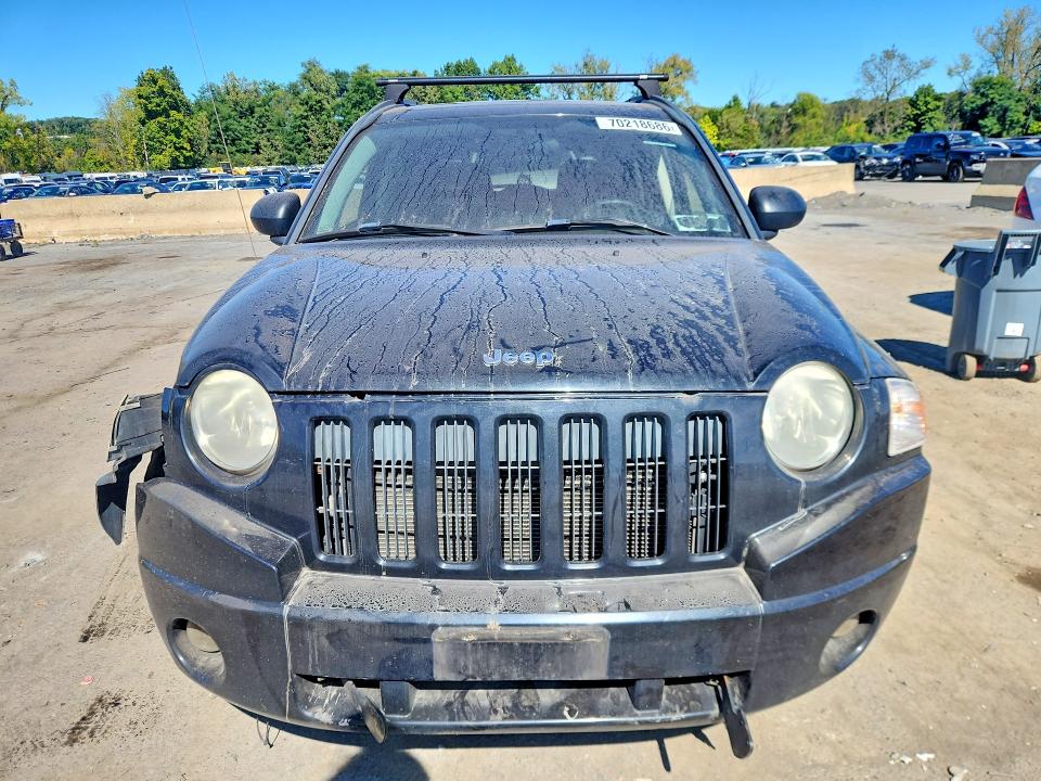 70218686 :رقم المزاد ، 1J8FF47B39D192617 vin ، 2009 Jeep Compass مزاد بيع