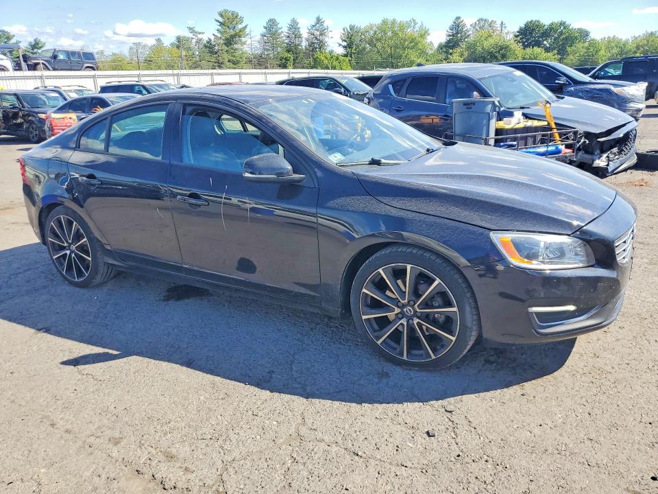69529536 :رقم المزاد ، YV140MTL3H2431652 vin ، 2017 Volvo S60 مزاد بيع