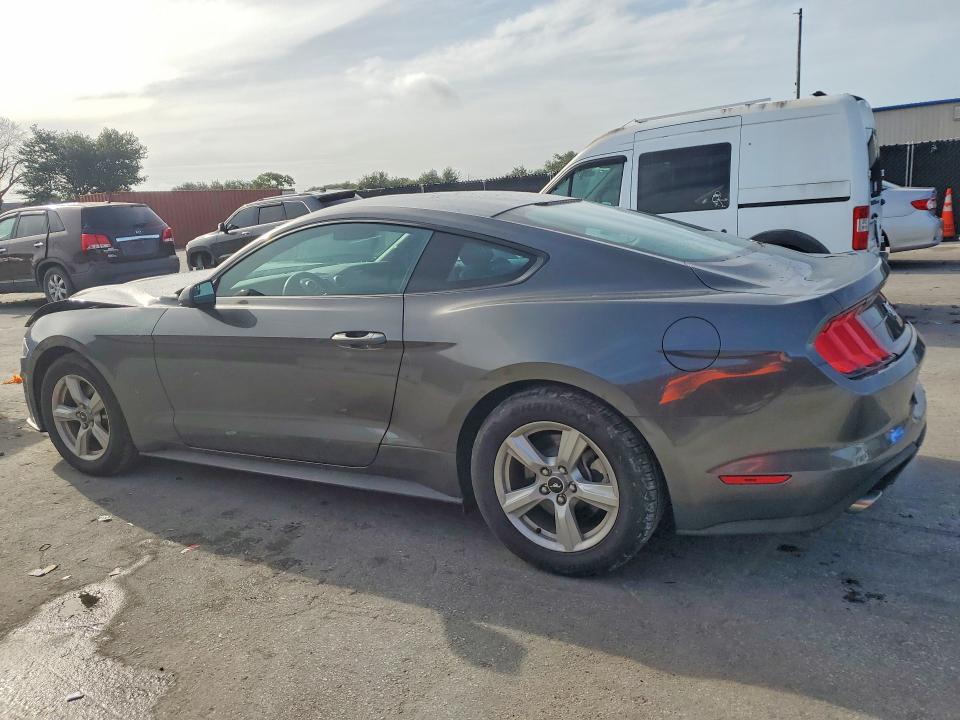 68637926 :رقم المزاد ، 1FA6P8TH6J5121552 vin ، 2018 Ford Mustang مزاد بيع