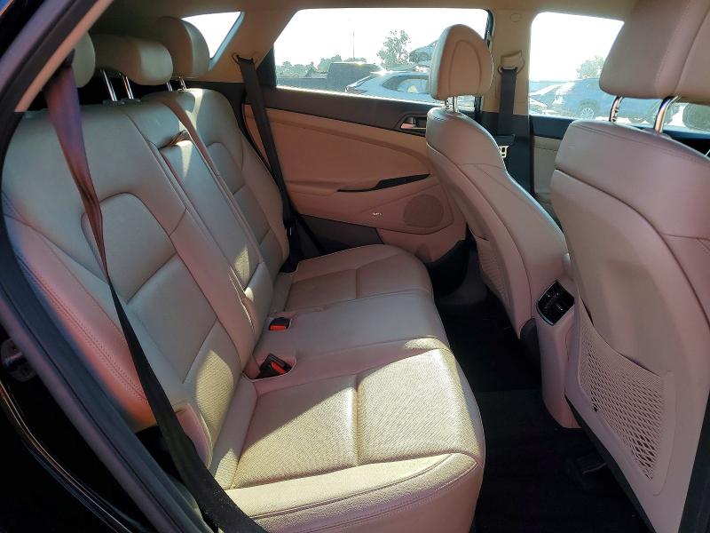 67642666 :رقم المزاد ، KM8J33A21JU639023 vin ، 2018 Hyundai Tucson مزاد بيع