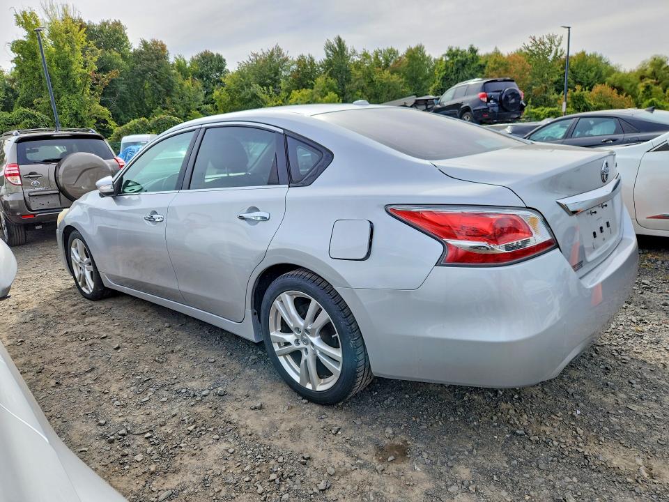 2013 Nissan Altima მანქანა იყიდება აუქციონზე, vin: 1N4BL3AP8DN401291, აუქციონის ნომერი: 70608856