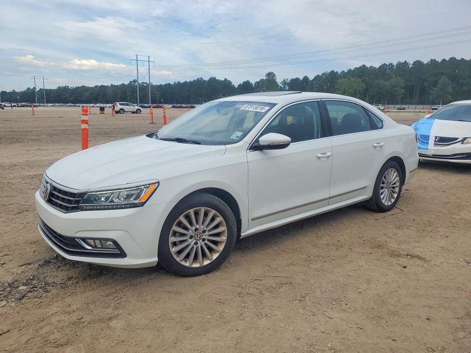 Продаж на аукціоні авто 2017 Volkswagen Passat, vin: 1VWBT7A31HC046476, номер лоту: 67815016