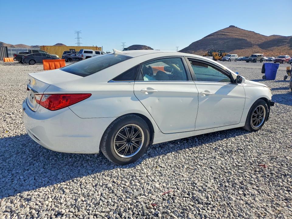 68990186 :رقم المزاد ، 5NPEB4AC8BH002455 vin ، 2011 Hyundai Sonata مزاد بيع
