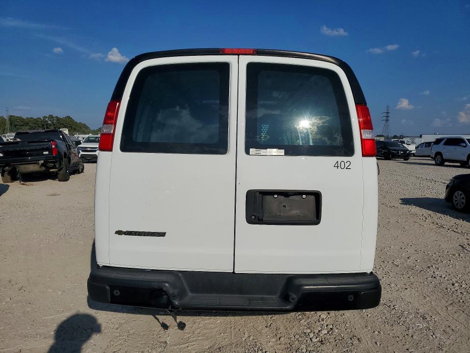 70140526 :رقم المزاد ، 1GCWGAF74S1115326 vin ، 2025 Chevrolet Express G2500 مزاد بيع