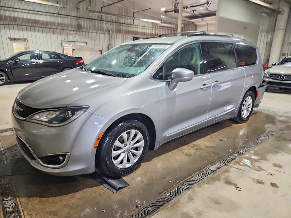 Продаж на аукціоні авто 2017 Chrysler Pacifica, vin: 2C4RC1BG1HR539131, номер лоту: 69680766