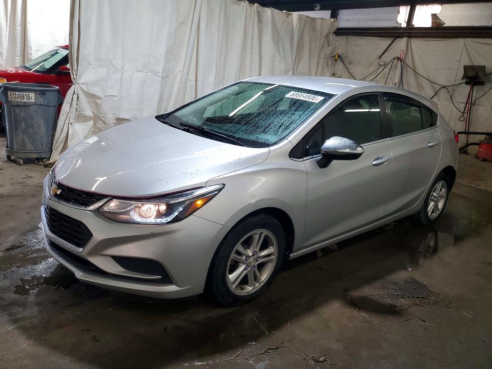 68954806 :رقم المزاد ، 3G1BE6SM8JS622118 vin ، 2018 Chevrolet Cruze مزاد بيع
