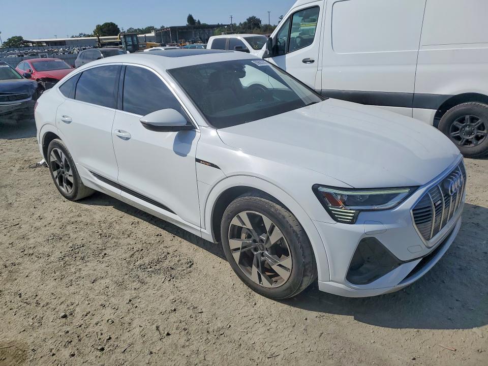 Продажа на аукционе авто 2021 Audi E-tron, vin: WA11AAGE1MB007097, номер лота: 69883926