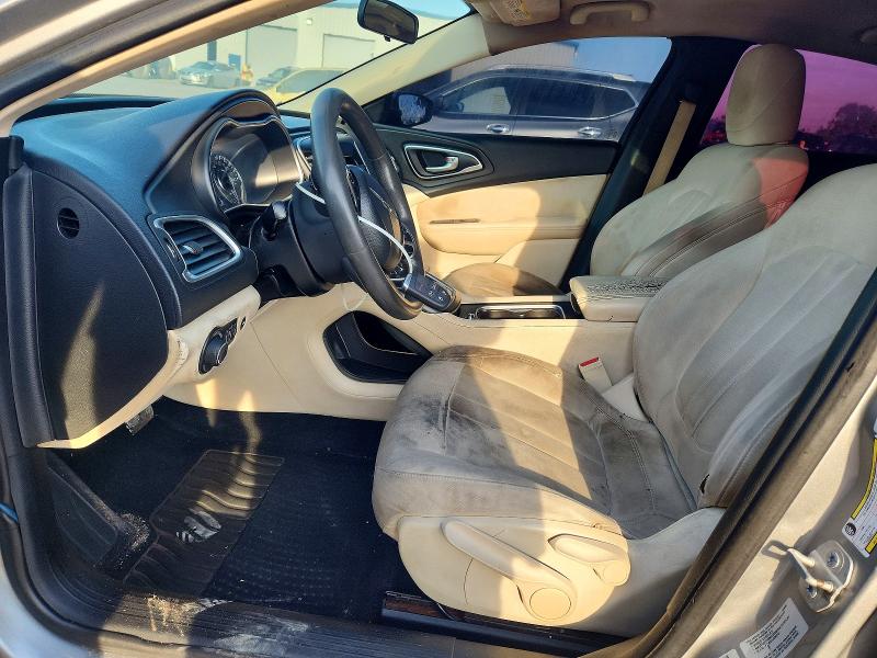 70313416 :رقم المزاد ، 1C3CCCFB7FN563853 vin ، 2015 Chrysler 200 مزاد بيع