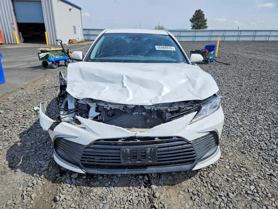 66988976 :رقم المزاد ، 4T1C31AK3NU583640 vin ، 2022 Toyota Camry مزاد بيع