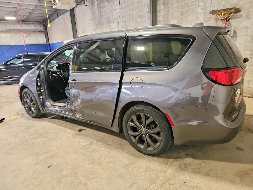 Продажа на аукционе авто 2019 Chrysler Pacifica, vin: 2C4RC1FG0KR593943, номер лота: 68015886