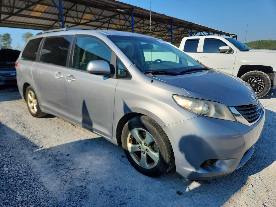 2013 Toyota Sienna მანქანა იყიდება აუქციონზე, vin: 5TDKK3DCXDS384901, აუქციონის ნომერი: 68297826