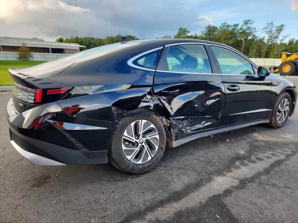 2026 Hyundai Sonata Hybrid მანქანა იყიდება აუქციონზე, vin: KMHL24JJ1TA166673, აუქციონის ნომერი: 69224276