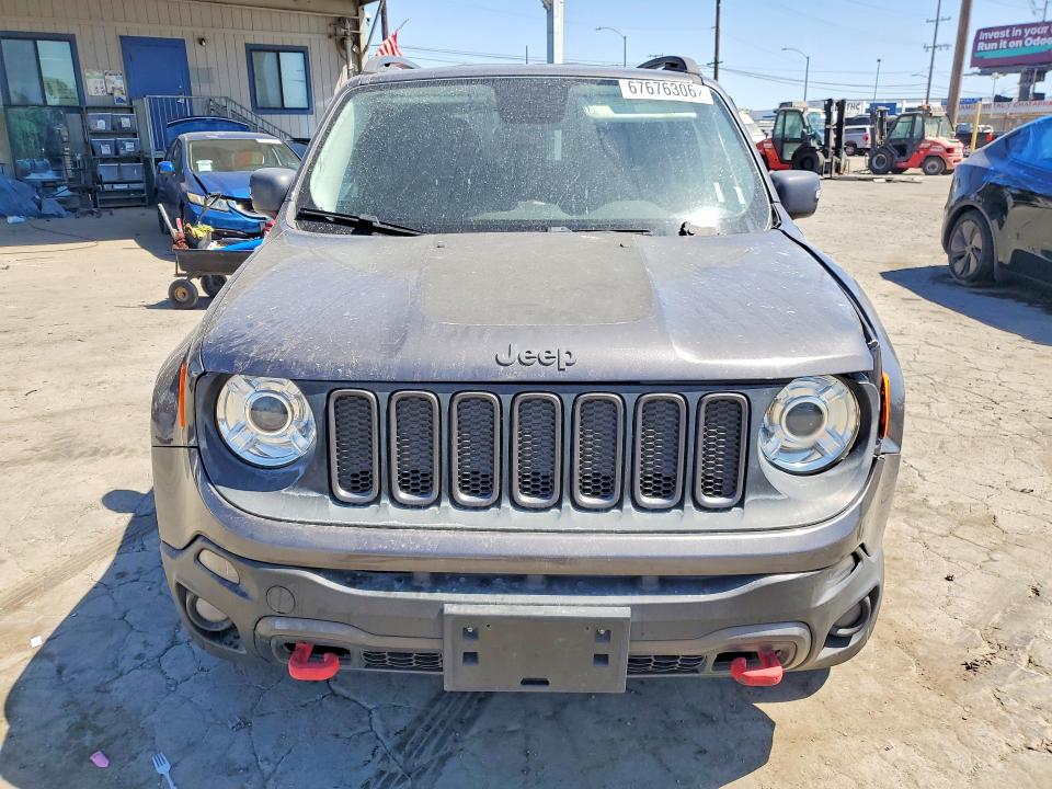 67676306 :رقم المزاد ، ZACCJBCB1HPG12295 vin ، 2017 Jeep Renegade مزاد بيع