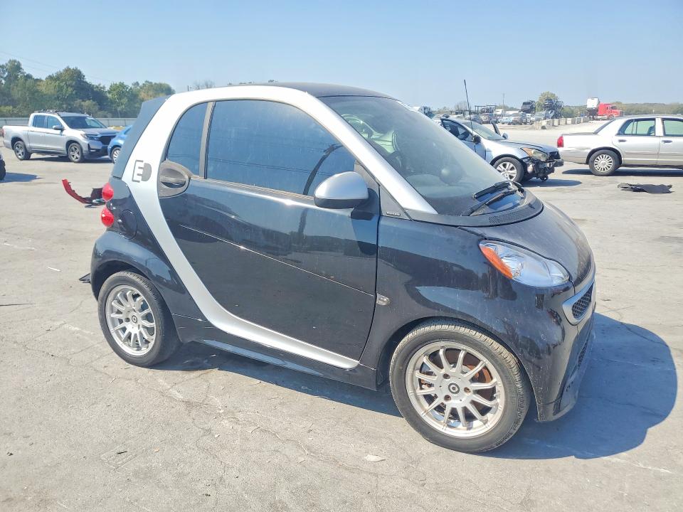 69731126 :رقم المزاد ، WMEEJ9AA6DK696731 vin ، 2013 Smart Fortwo مزاد بيع