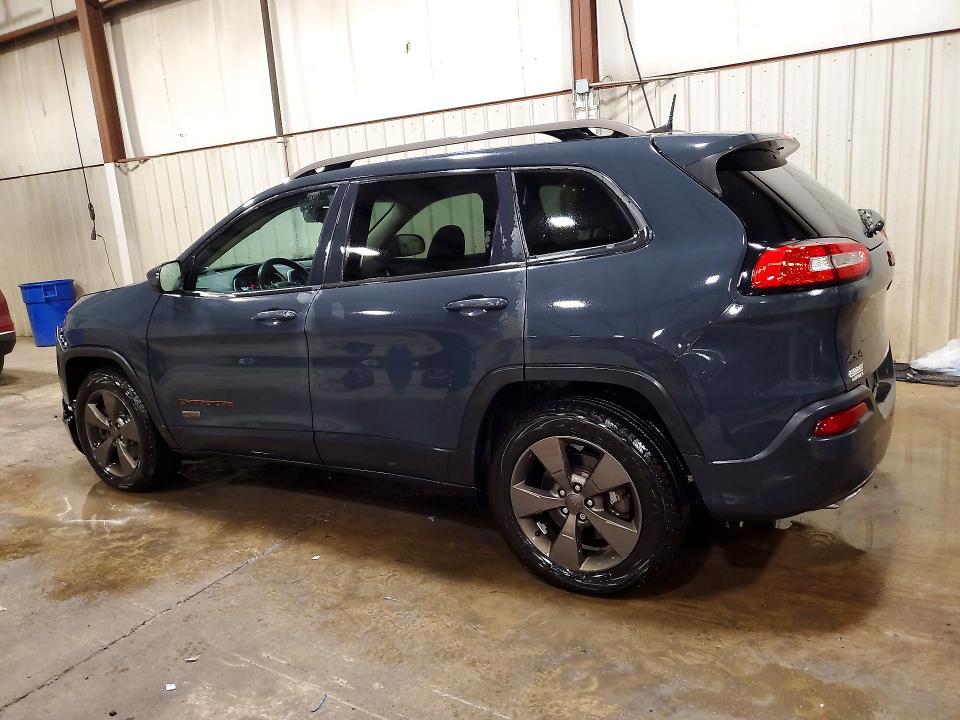 70049066 :رقم المزاد ، 1C4PJMCS2HW503540 vin ، 2017 Jeep Cherokee مزاد بيع