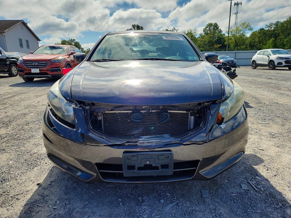 70133786 :رقم المزاد ، 1HGCP2F42BA026533 vin ، 2011 Honda Accord مزاد بيع