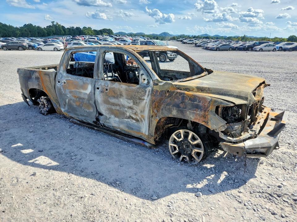 Продаж на аукціоні авто 2018 Toyota Tundra, vin: 5TFHY5F15JX737714, номер лоту: 68736466