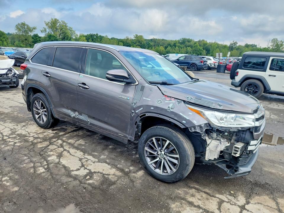 67158306 :رقم المزاد ، 5TDJGRFH5HS026619 vin ، 2017 Toyota Highlander Hybrid مزاد بيع