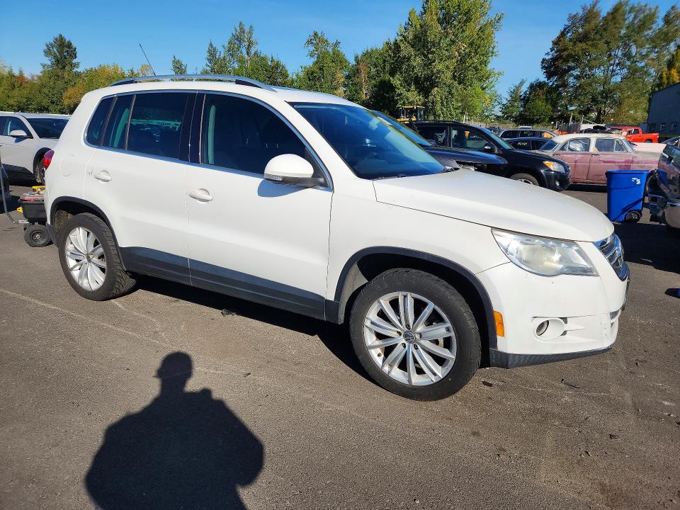 70562876 :رقم المزاد ، WVGBV7AX1BW518788 vin ، 2011 Volkswagen Tiguan مزاد بيع