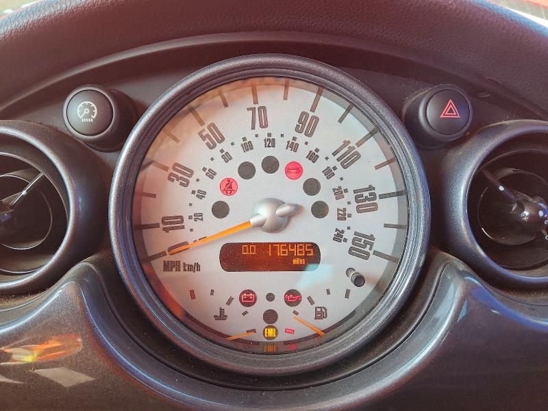 70705526 :رقم المزاد ، WMWRE33474TD87031 vin ، 2004 Mini Cooper مزاد بيع