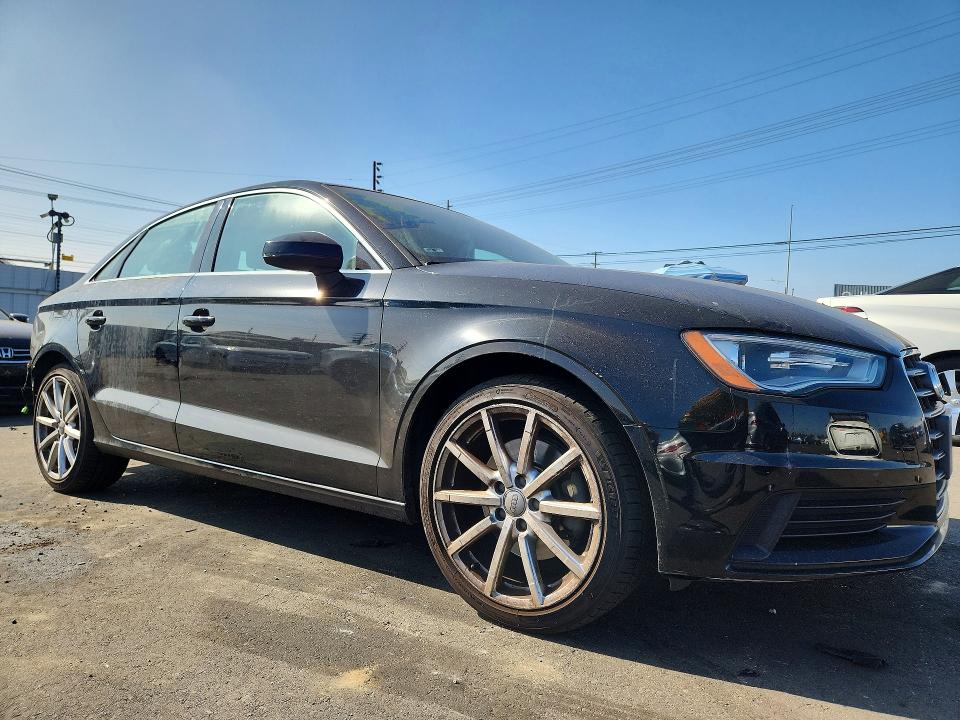 Продажа на аукционе авто 2015 Audi A3, vin: WAUACGFF2F1004695, номер лота: 70330786