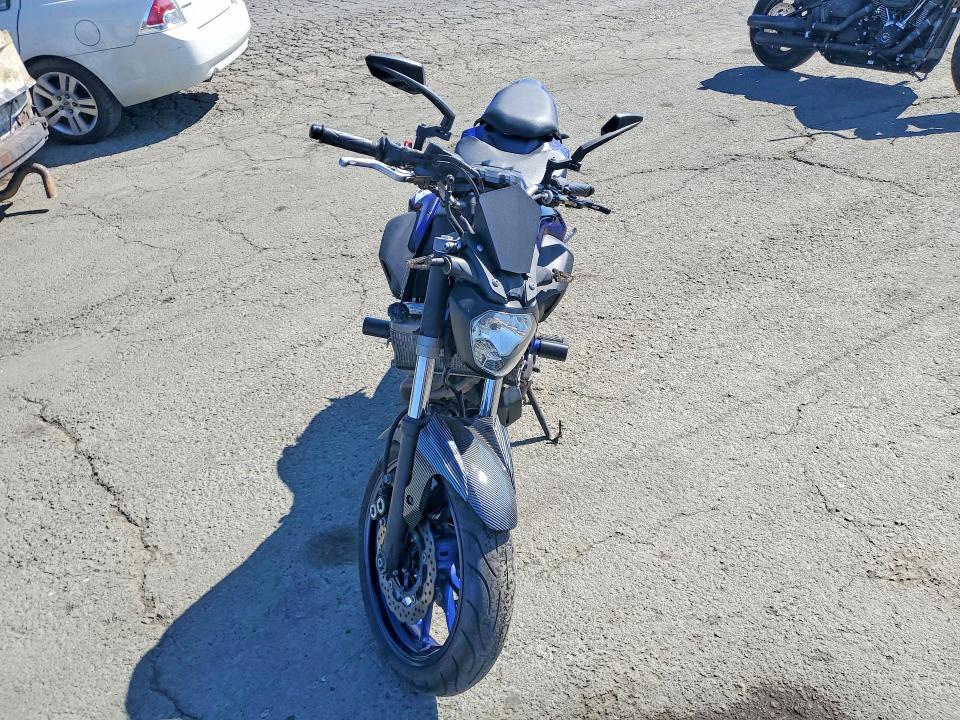 69230456 :رقم المزاد ، JYARM06YXFA000191 vin ، 2015 Yamaha Fz07 مزاد بيع