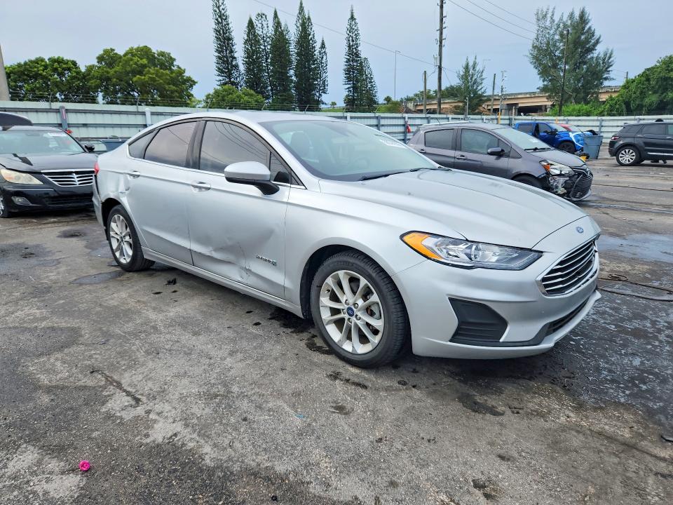 Продажа на аукционе авто 2019 Ford Fusion, vin: 3FA6P0LU0KR127652, номер лота: 68544656