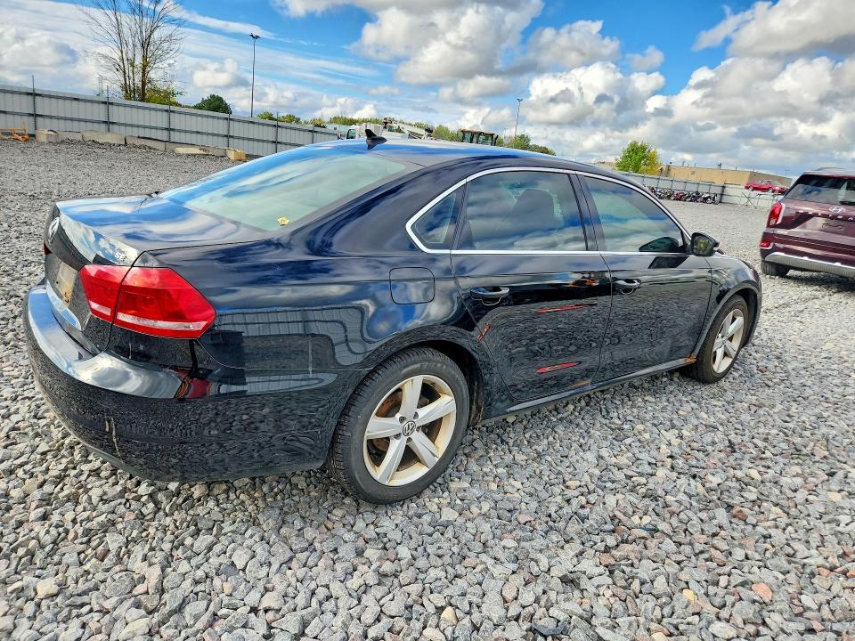 69769156 :رقم المزاد ، 1VWBH7A31DC006877 vin ، 2013 Volkswagen Passat مزاد بيع