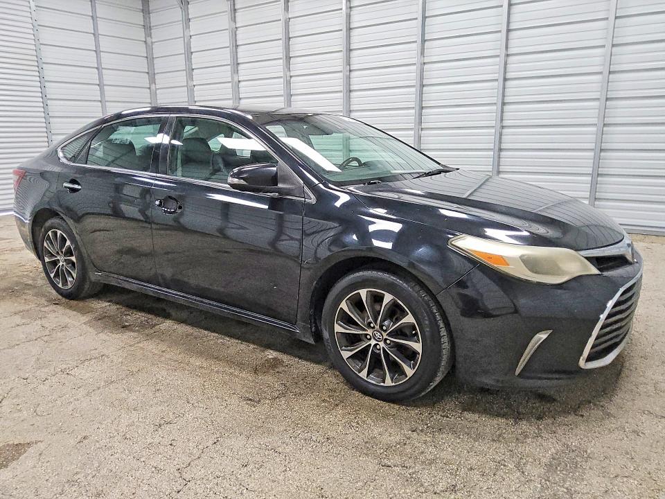 67033176 :رقم المزاد ، 4T1BK1EB8HU256065 vin ، 2017 Toyota Avalon مزاد بيع