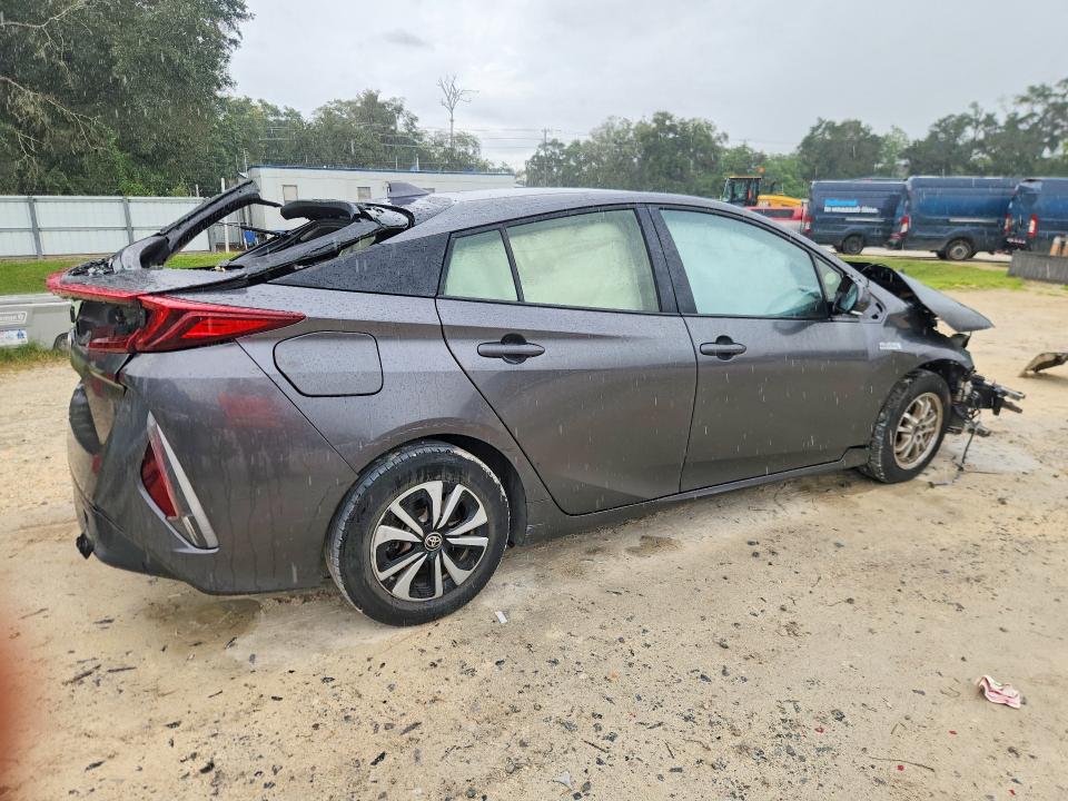 67849776 :رقم المزاد ، JTDKARFP6H3036915 vin ، 2017 Toyota Prius Prime مزاد بيع