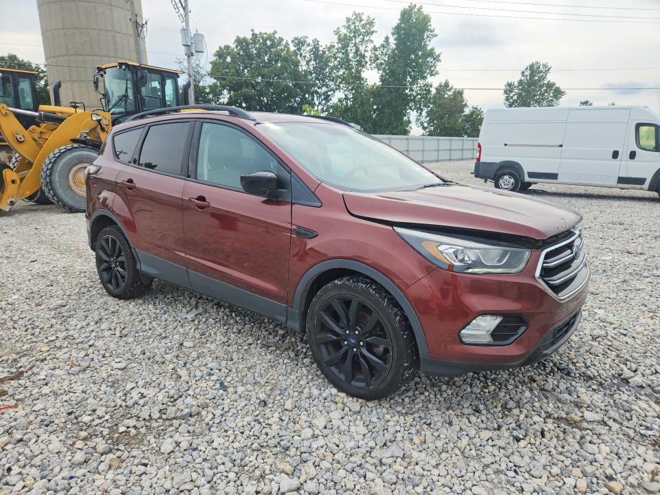 2018 Ford Escape მანქანა იყიდება აუქციონზე, vin: 1FMCU0GD9JUC28465, აუქციონის ნომერი: 68389346