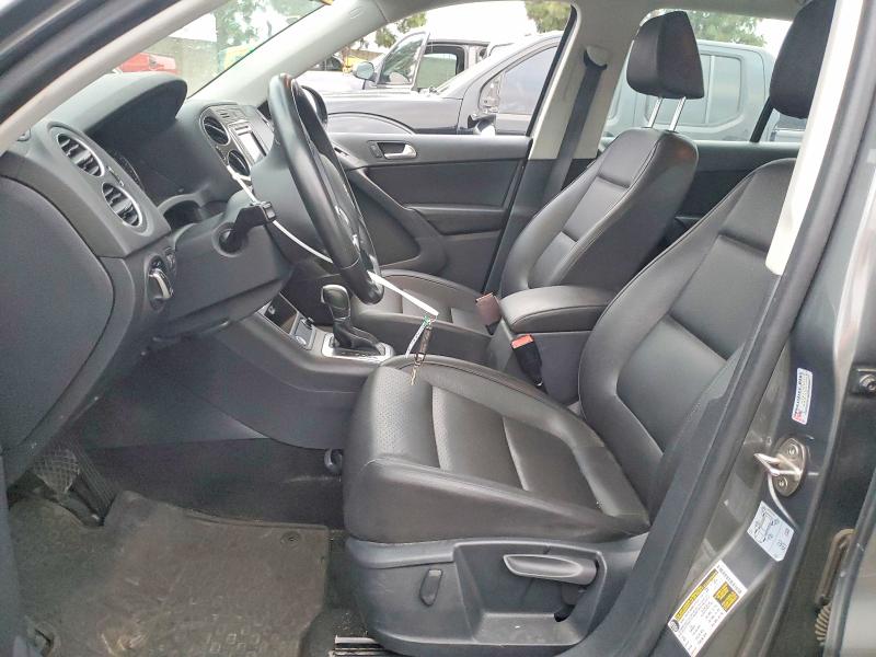 68829326 :رقم المزاد ، WVGAV7AX9HK027431 vin ، 2017 Volkswagen Tiguan مزاد بيع