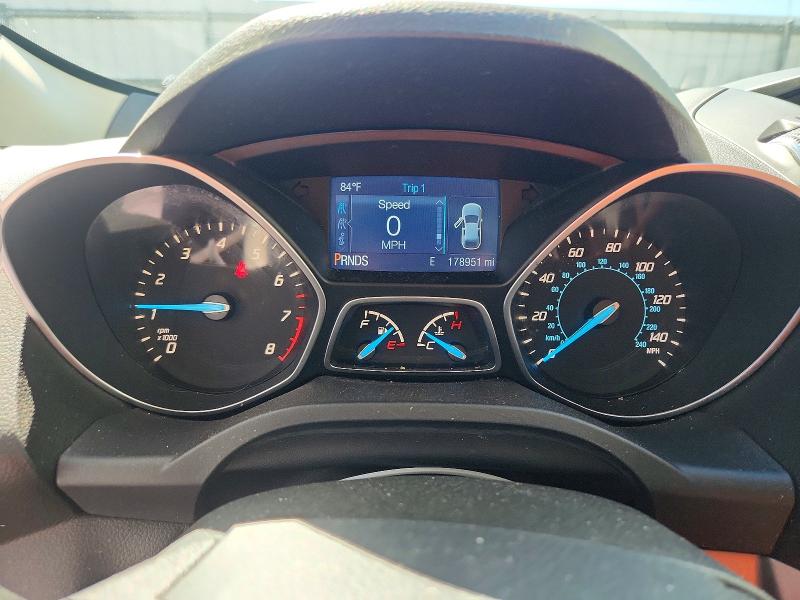 67922756 :رقم المزاد ، 1FMCU0GX3FUB07318 vin ، 2015 Ford Escape مزاد بيع