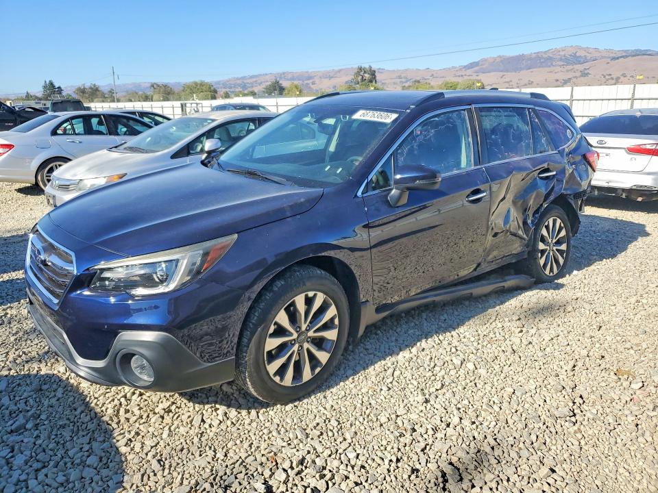 Auction sale of the 2018 Subaru Outback, vin: 4S4BSATC7J3221556, lot number: 68763606